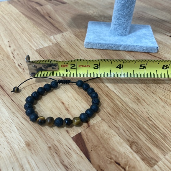 Lava rock diffuser bracelet with tigers eye beads - Picture 5 of 5
